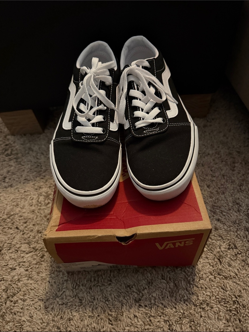Vans women’s  Black & White platform Low-Top Sneakers